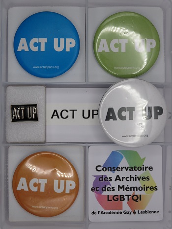 Collection Act Up-Paris badges