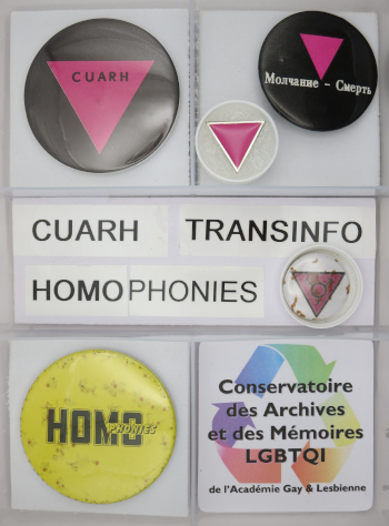 Collection de pins badges CUARH HomoPhonies TransInfos Collection de pins badges CUARH HomoPhonies Trans Infos