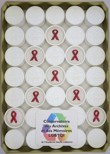 Ruban Rouge m&eacute;dicaments anti VIH SIDA